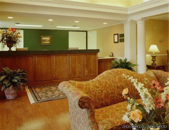 Baymont By Wyndham Pearl Hotel Interior photo